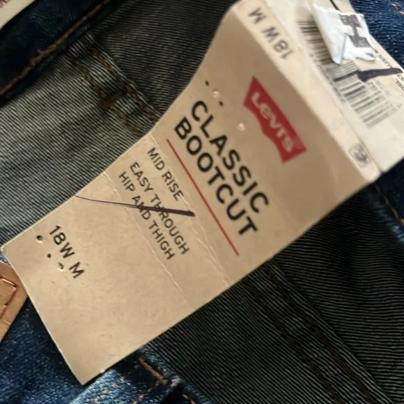 Levi's Classic Bootcut Jeans - Picture 5 of 7